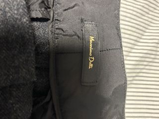 Pantalón vestir gris oscuro con pinzas