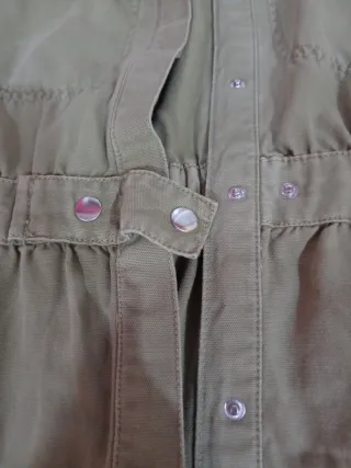 Vestido verde militar con cinturón