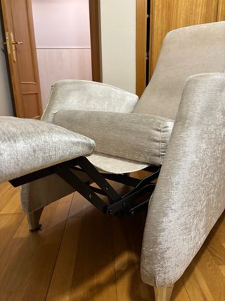 Sillón de tela beige