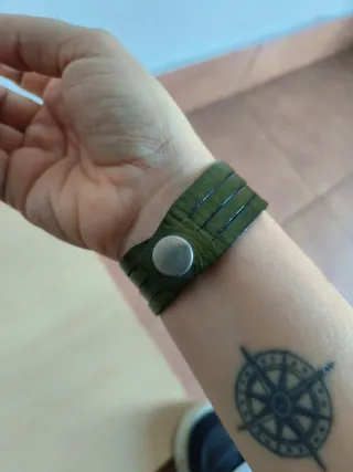 Pulsera de cuero verde oliva