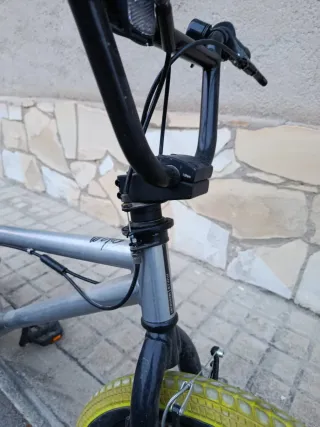 BMX B'TWIN Wipe 520 de 20"