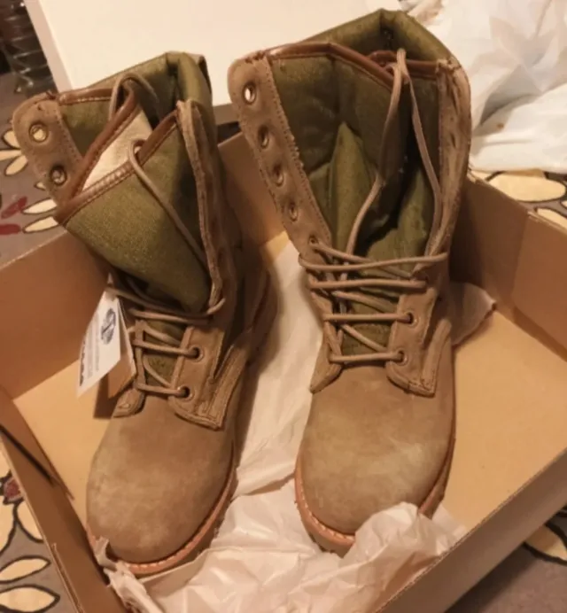 Botas militares unisex beige y verde