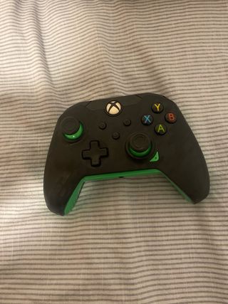 Xbox One Negra + Accesorios