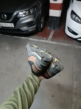 Zapatillas Trekking Quechua Talla 45