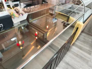 Mostrador expositor madera maciza y cristal