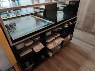 Mostrador expositor madera maciza y cristal