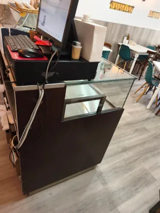 Mostrador expositor madera maciza y cristal