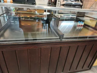 Mostrador expositor madera maciza y cristal