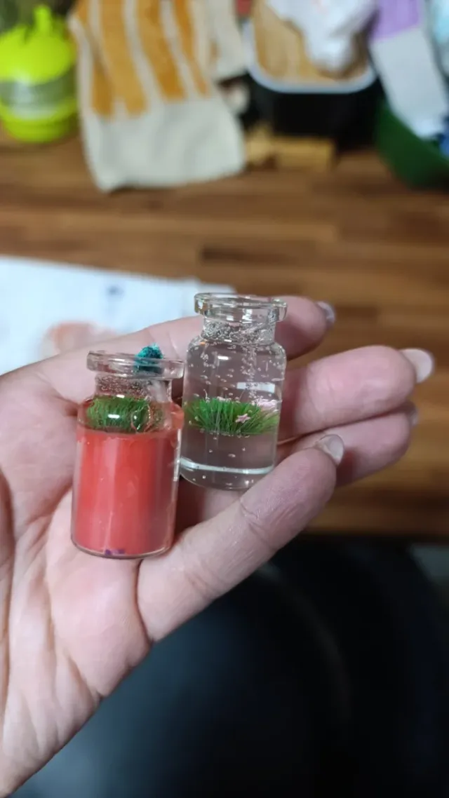 Miniaturas botellas decoración hechas a mano