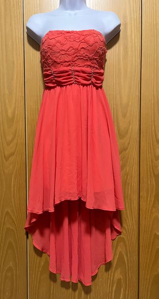 Abito da sera senza spalline corallo