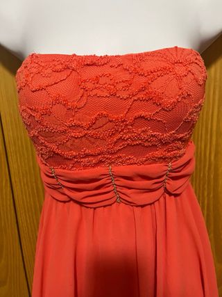 Abito da sera senza spalline corallo