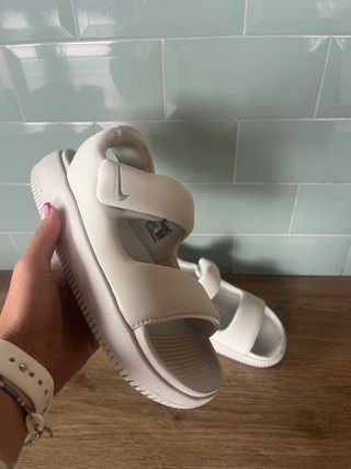 Sandalias Nike Calm Blancas