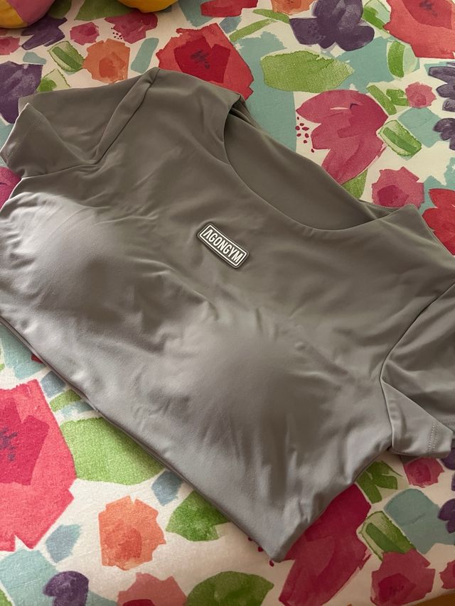 Top deportivo AGONGYM gris talla S-M