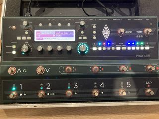 Kemper Profiler Stage + Pedal Expresión + Estuche