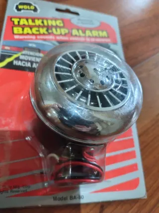 Bocina de retroceso con voz