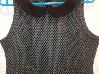 Vestido negro y gris con cuello Peter Pan