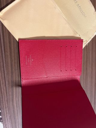 Porta passaporto Louis Vuitton giallo