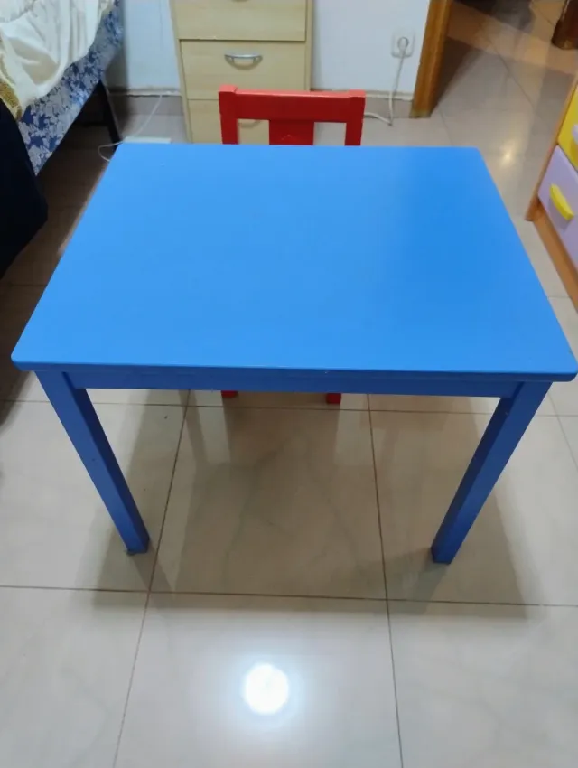 Mesa y Silla Infantil IKEA Azul y Roja