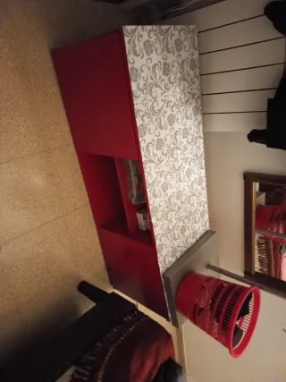 Mueble TV rojo y blanco