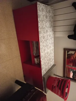 Mueble TV rojo y blanco