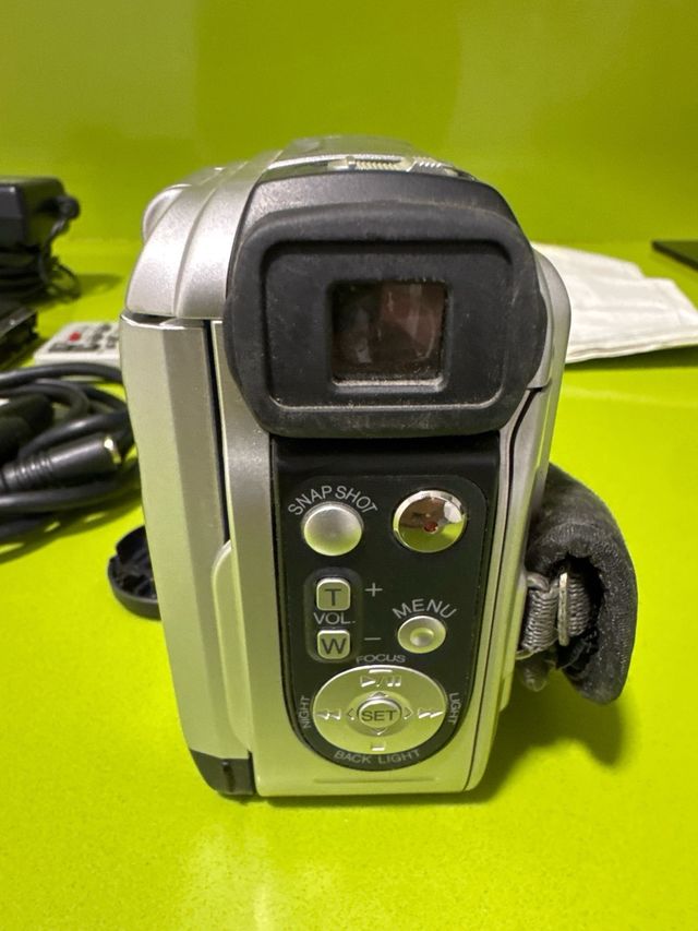 Videocámara JVC Plata y Negra