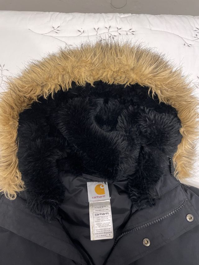 Chaqueta Carhartt Negra con Capucha