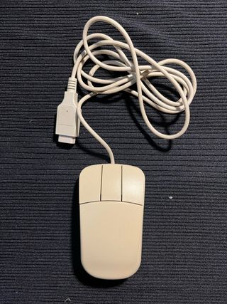 Ratón de ordenador con conexión COM.