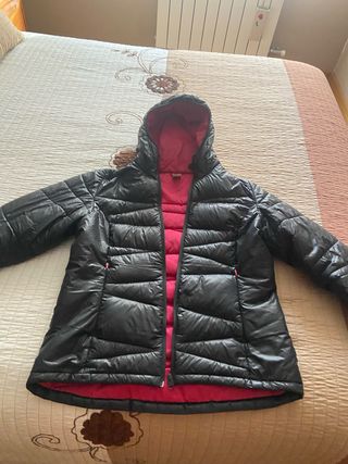 Cazadora negra y rosa,talla L ,está nueva