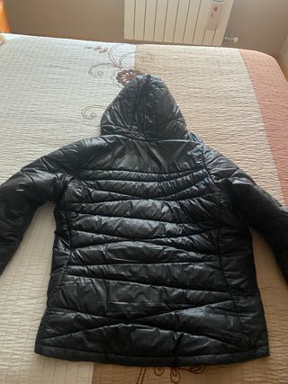 Cazadora negra y rosa,talla L ,está nueva
