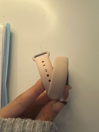 Reloj digital negro y rosa