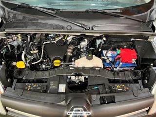 ESPACIOSO KANGOO MAXI CARGA FÁCIL + 2 AÑOS