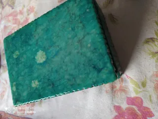 Antigua caja de joyas verde