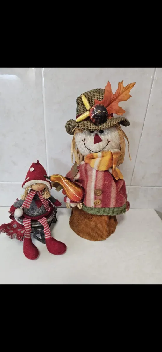 Decoración Otoñal Espantapájaros y Muñeca