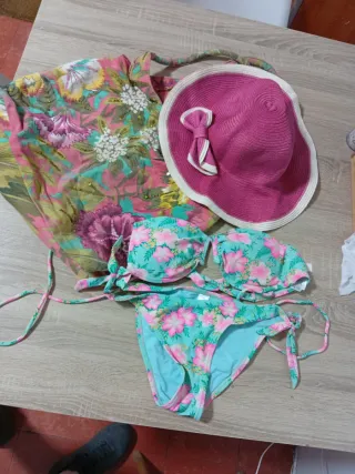 Conjunto Verano: Bikini y Sombrero