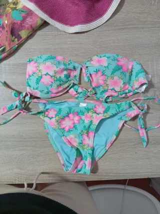 Conjunto Verano: Bikini y Sombrero