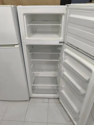 Nevera con congelador Teka 1.44