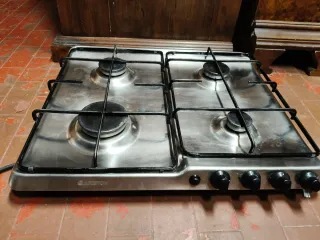 Piano cottura Ariston 4 fuochi