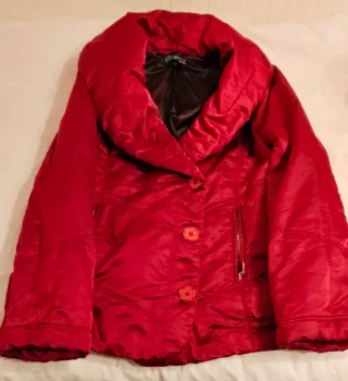 4 Chaquetas,verde oliva cuello de pelo,roja etc.