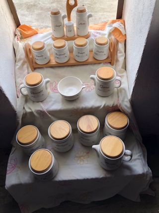 Set di contenitori in ceramica per la cucina