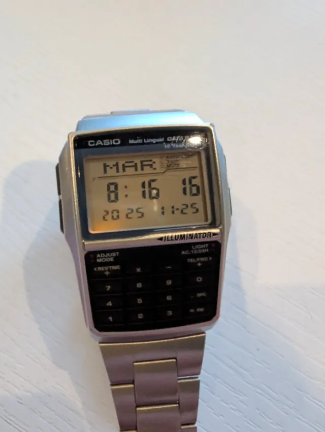 Reloj Casio Data Bank Plata Calculadora y Agenda.