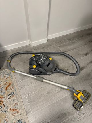 Aspirador Dyson Gris y Amarillo