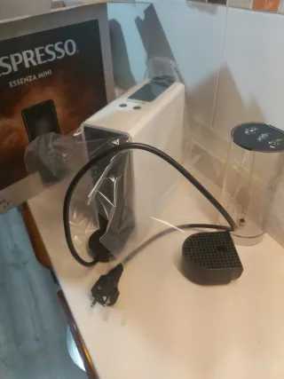 Cafetera Nespresso Essenza Mini Blanca