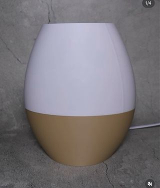 Lampada minimalista beige e bianca in stampa 3D