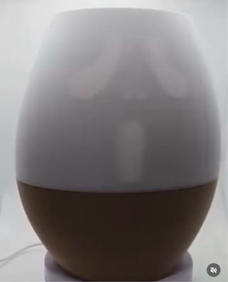 Lampada minimalista beige e bianca in stampa 3D