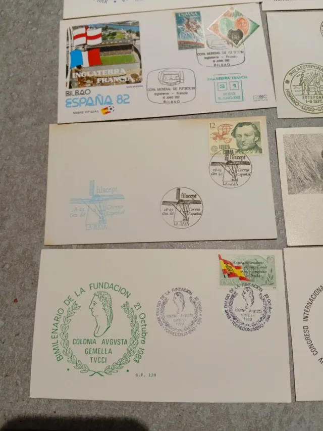 Lotto di 20 buste e cartoline filateliche