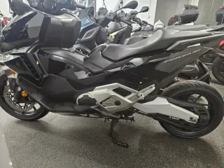 Honda Forza 750cc
