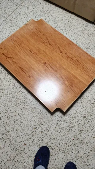 Mesa de comedor con tarima de madera