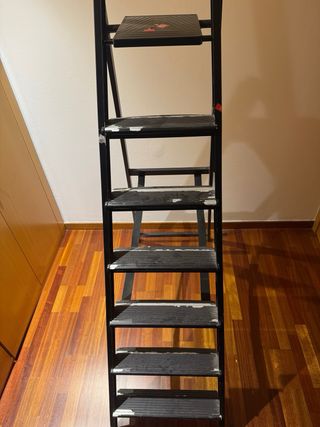 Escalera de 7 peldaños.