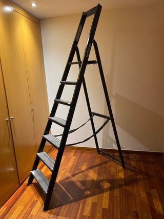 Escalera de 7 peldaños.