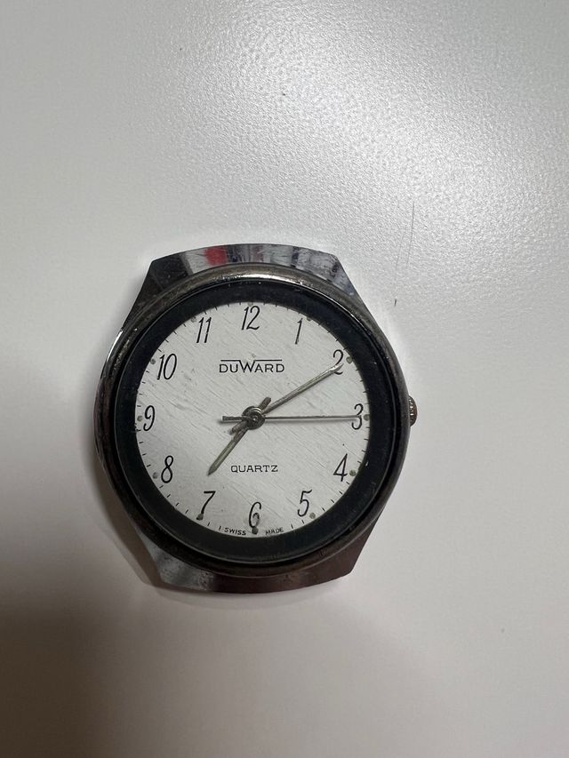 Reloj Duward Quartz Esfera Blanca